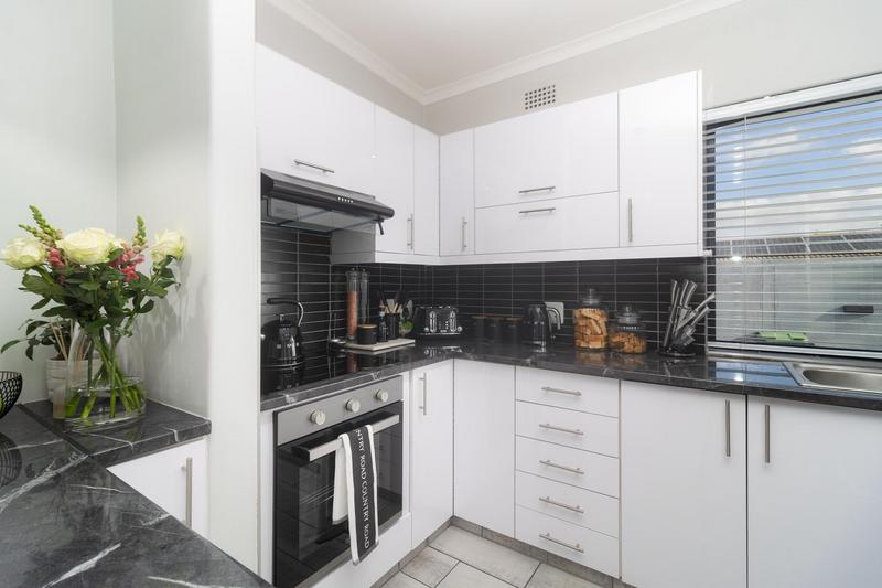 4 Bedroom Property for Sale in Vredekloof Western Cape